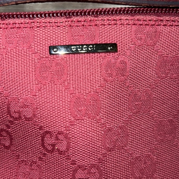Raspberry Red Vintage Gucci Pochette - Picture 2 of 4